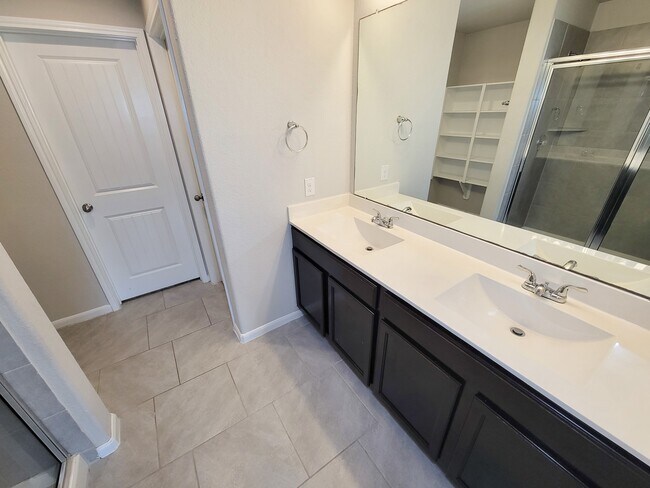 Building Photo - 29614 Breakwater Dr