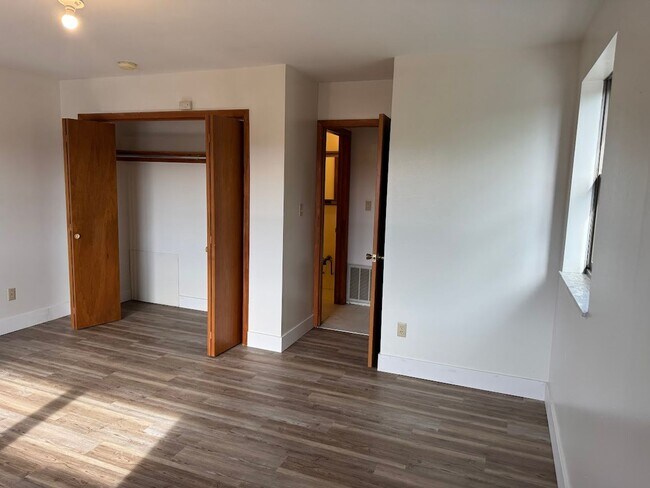 Building Photo - 1748 Jancey St