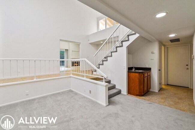 Building Photo - Spacious 4 bed, 2.5 bath Home Available Now in the Turtle Rock community