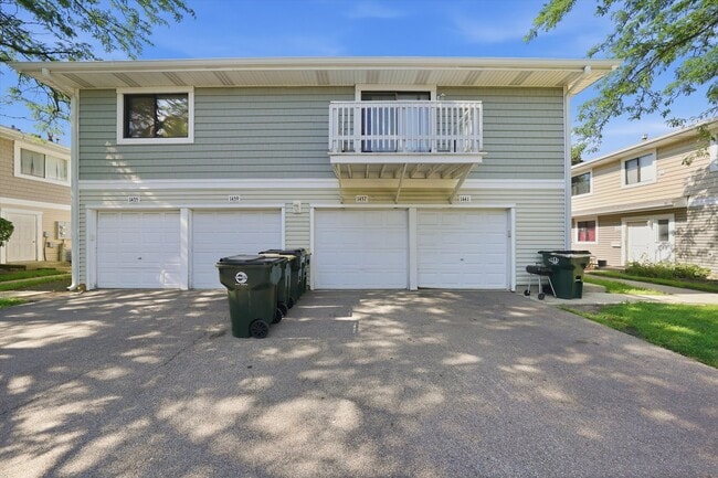 Building Photo - 1437 Sutter Dr