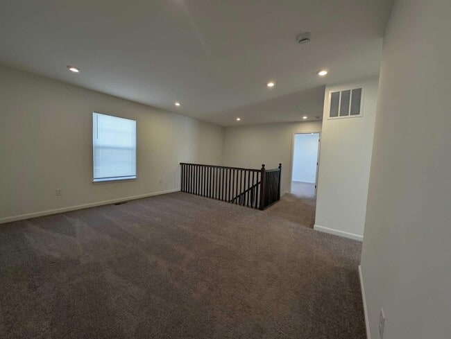 Building Photo - 8210 Daylily Dr