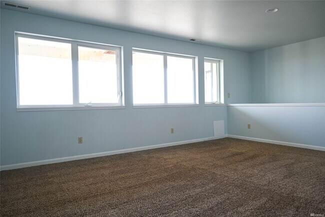 Building Photo - 1467 E Ocean Shores Blvd SW