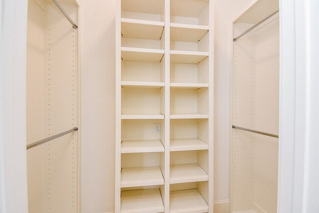 Building Photo - 810 Remington Glade Dr