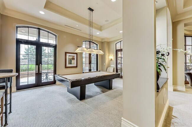 Building Photo - Luxury Condo 1 bed/1bath - 14th floor, Nice amenities, METRO!