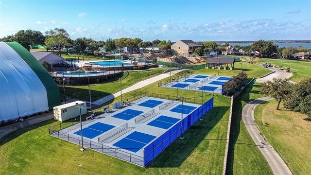 Building Photo - 2085 Club Lake Cir