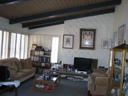 Building Photo - SDSU / College Area 6 bedrooms with 4 baths split-level home.