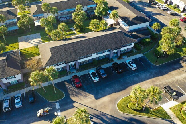 Building Photo - 695 A1A N