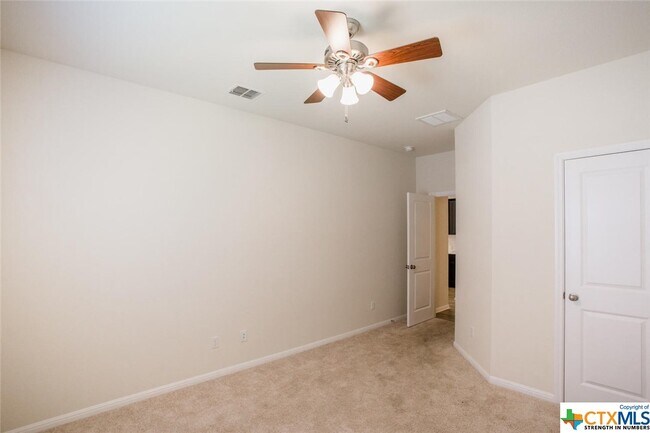Building Photo - 242 Mossycup Dr