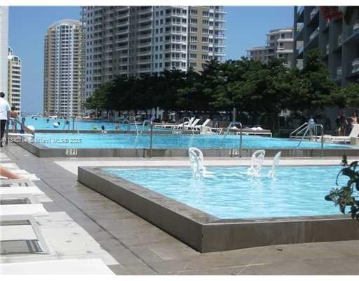 Building Photo - 485 Brickell Ave