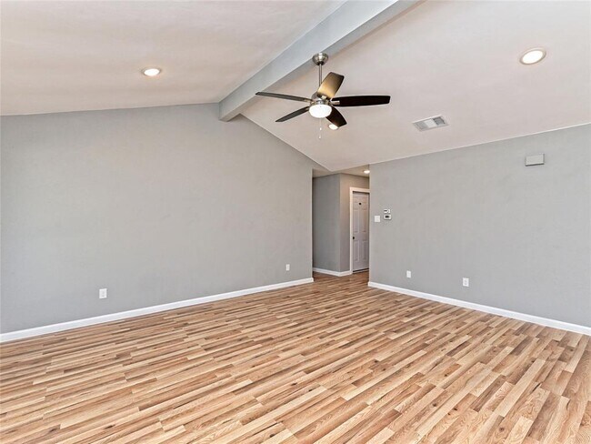 Building Photo - 4004 Jaffna Cove