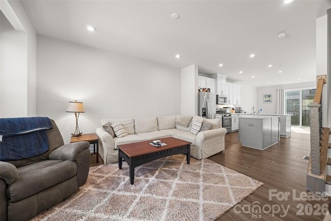 Building Photo - 424 Music Hall Wy