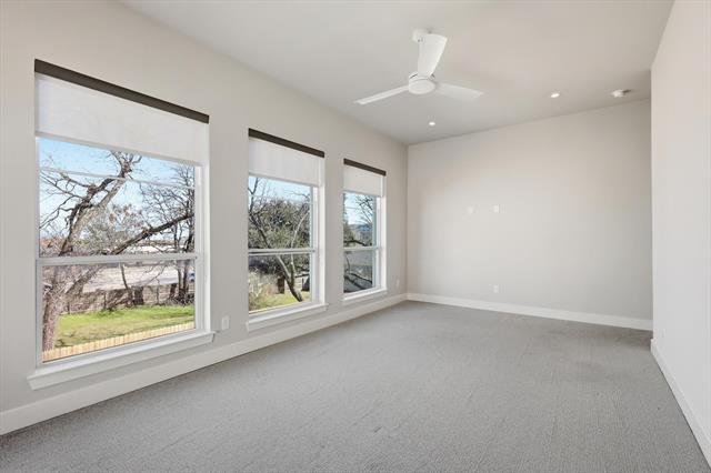Building Photo - 129 Gdn Ct E
