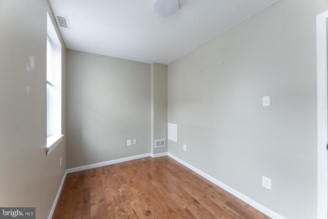 Building Photo - 1211 N Palethorp St