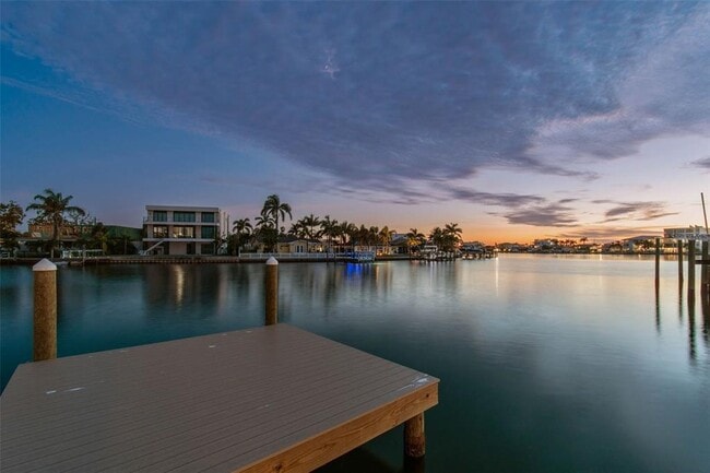 Building Photo - 3 Treasure Ln