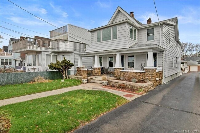Building Photo - 223 Townsend Ave