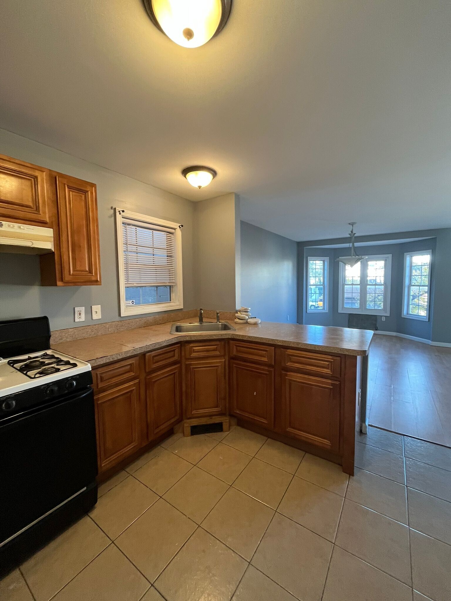 Building Photo - 35 Fairview Ave