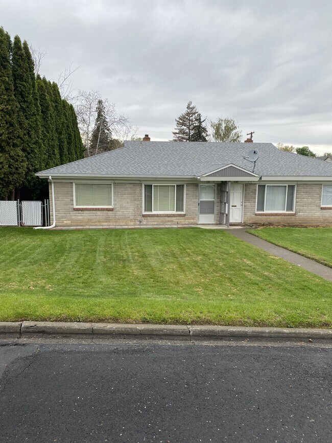 210 Duplex 210 N 31st Ave Yakima WA 98902 Apartment Finder