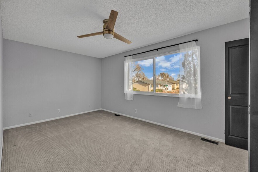 Building Photo - 5545 Elkhart St