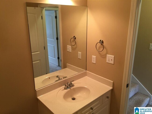 Building Photo - 1033 Ashwood Dr