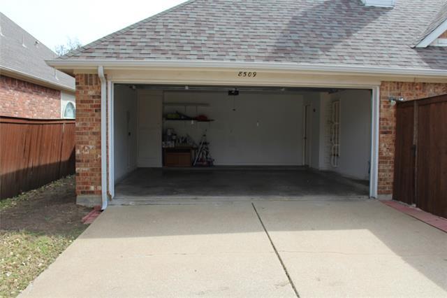 Building Photo - 8509 Mustang Dr