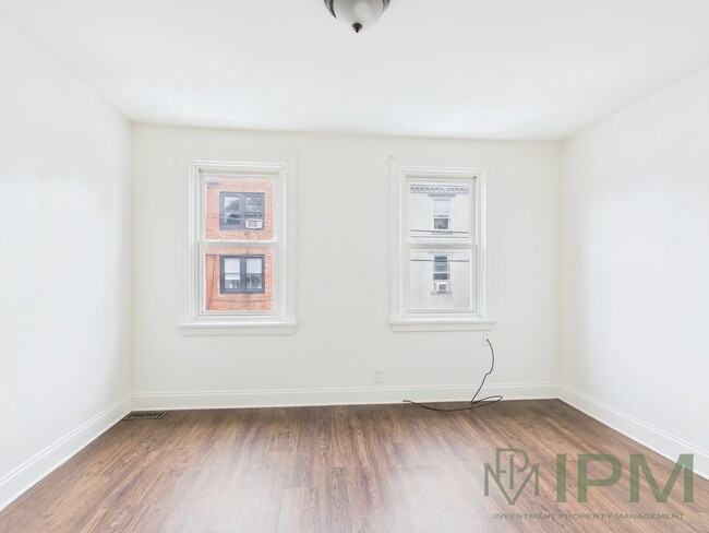 Building Photo - Available Now! Charming 3 Bedroom, 1.5 Bat...