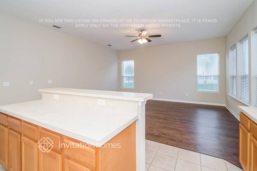 Building Photo - 2144 Geneve St