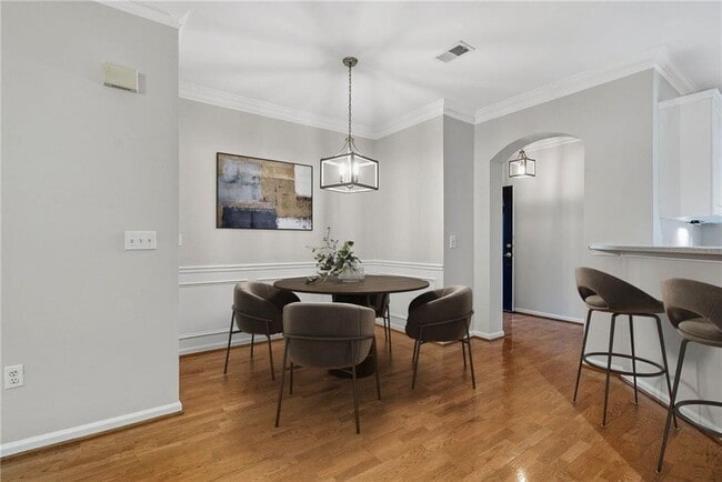 Building Photo - 2400 Cumberland Pkwy SE