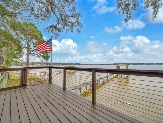 Building Photo - Waterfront Home in Niceville on the Bay wi...
