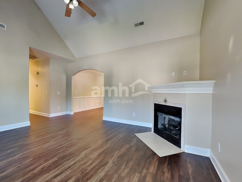 Building Photo - 810 Winterside Ln