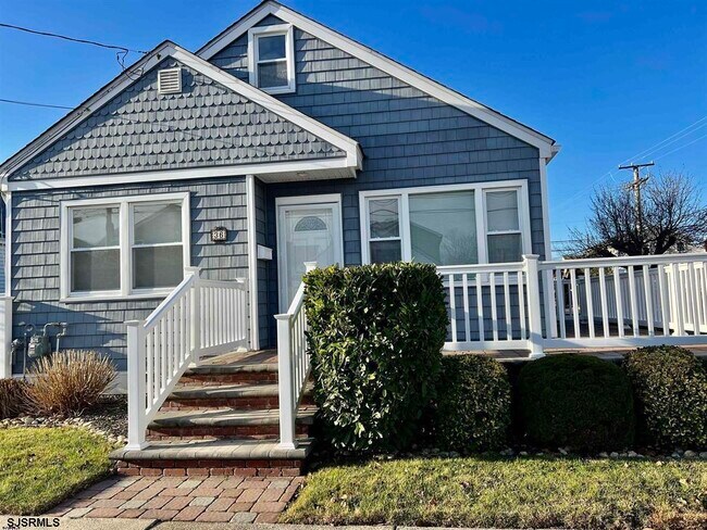 Primary Photo - 36 N Delavan Ave
