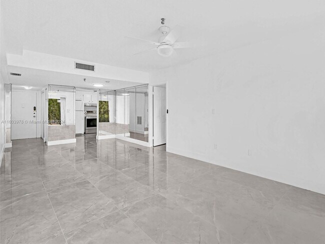 Building Photo - 250 181 Dr