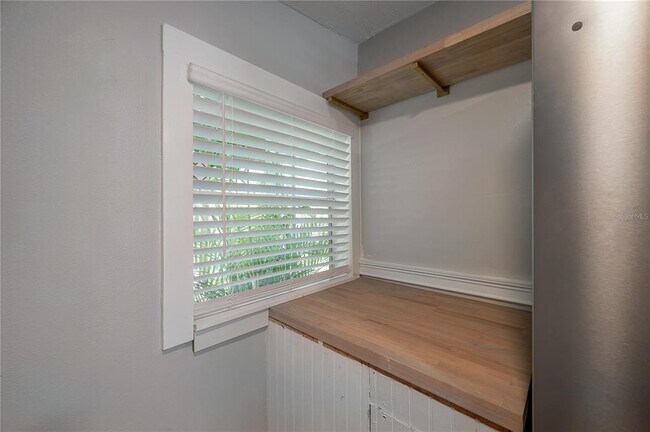 Building Photo - 236 W North St