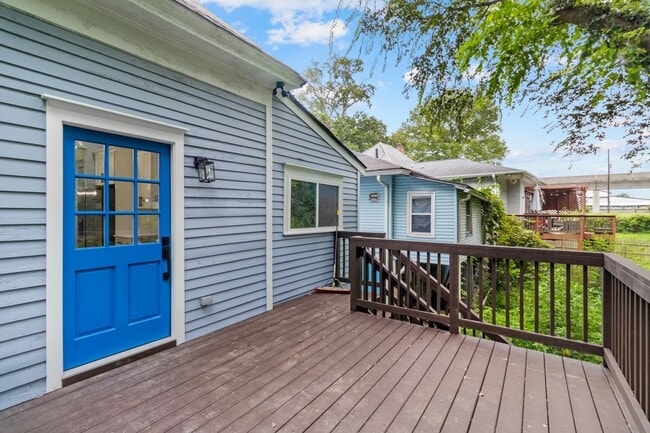 Building Photo - Stunning Fully Renovated Home in the Heart of Historic Oakland City