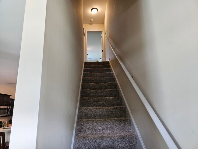 Building Photo - 2 bedroom, 2.5 bath unfurnished end unit townhouse in Sneads Ferry Justice Farm Townhome community