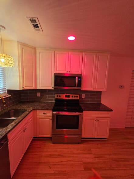 Building Photo - 2515 Arkansas Ave