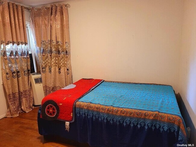 Building Photo - 1999 Lakeville Rd