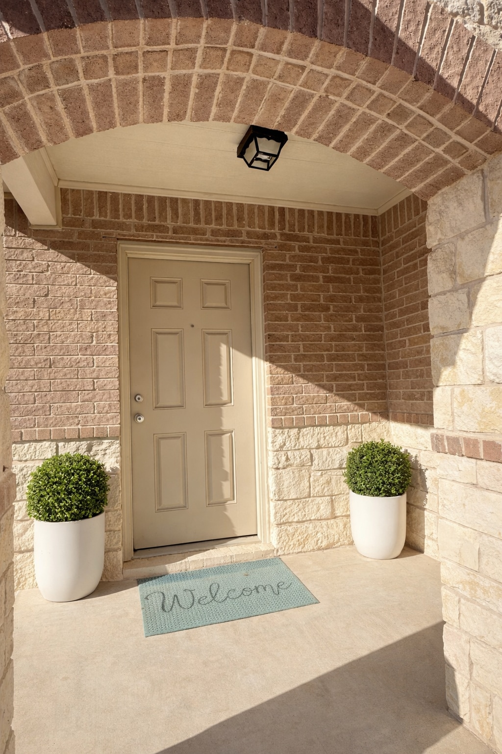 Building Photo - 1011 Ranchero Rd