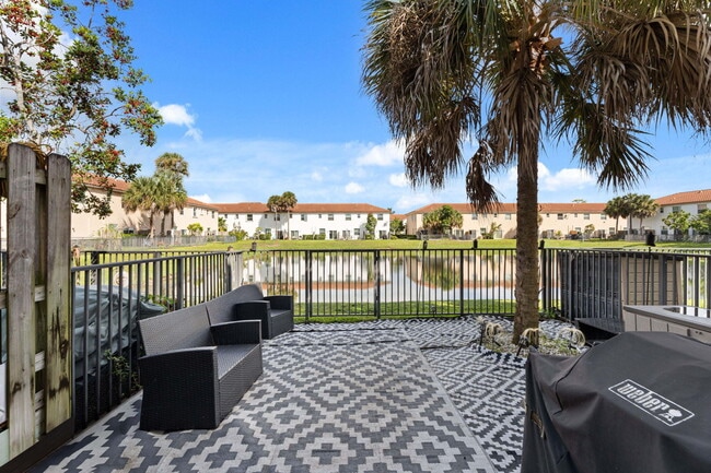 Building Photo - 5313 Ashley River Rd