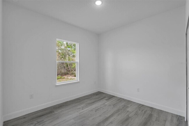 Building Photo - 2211 SW 153rd Pl Rd