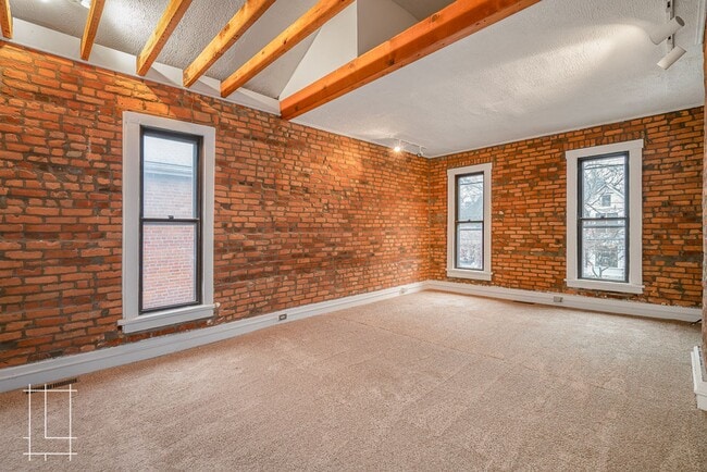 Building Photo - 336 W 1st Ave