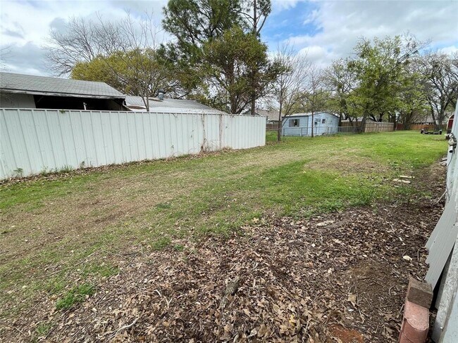 Building Photo - 4008 Pueblo Ct