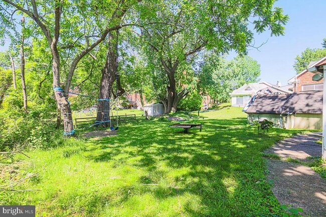 Building Photo - 5724 Greenspring Ave