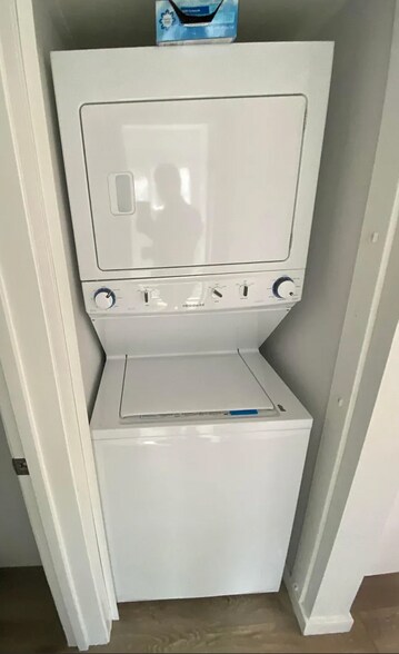 Building Photo - 4457 S Centinela Ave