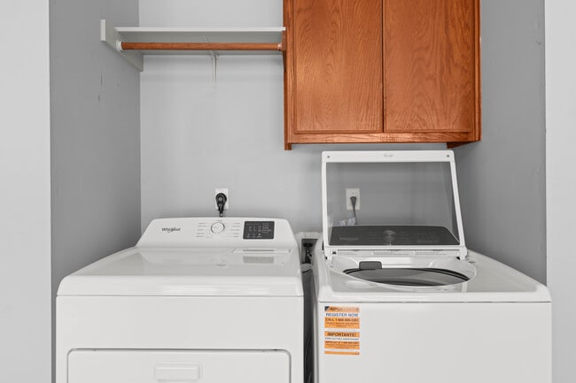 Building Photo - Cline