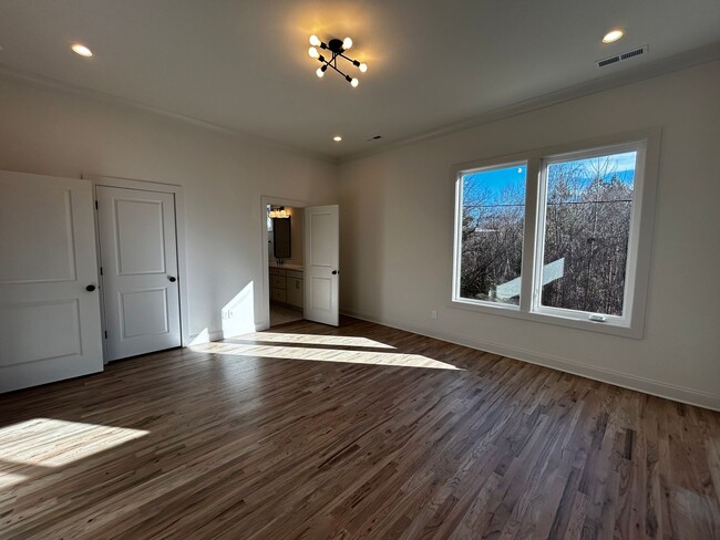 Building Photo - Brand New 3 Bedroom Duplex in Dilworth!