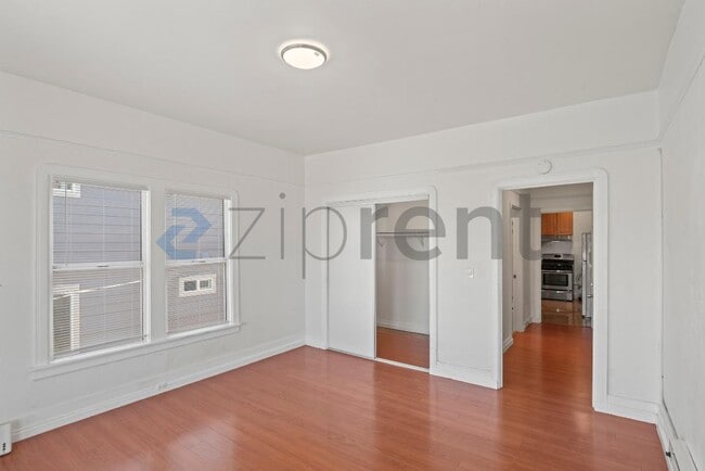 Building Photo - 1532 8th Ave