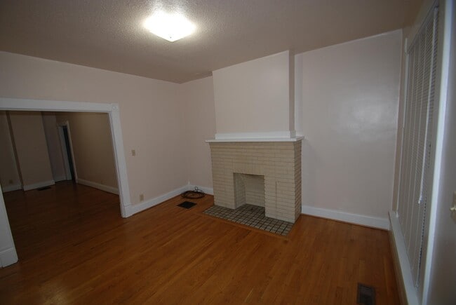 Building Photo - 87 W Maynard Ave