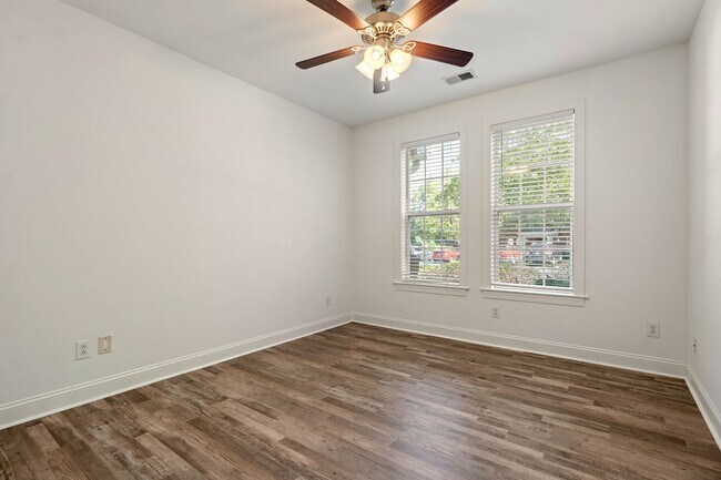 Building Photo - Condo in Providence Glen with One Car Garage and Extra Storage