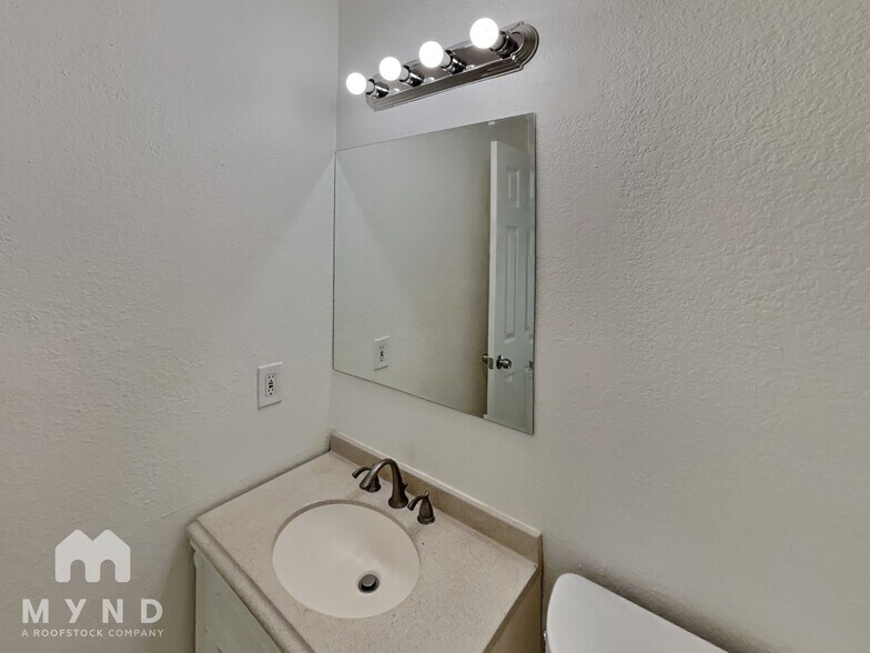 Building Photo - 6290 Bancroft Ave