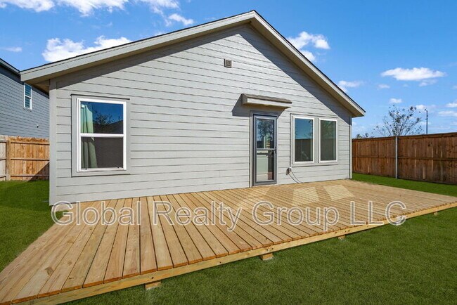 Building Photo - 10647 Nye St